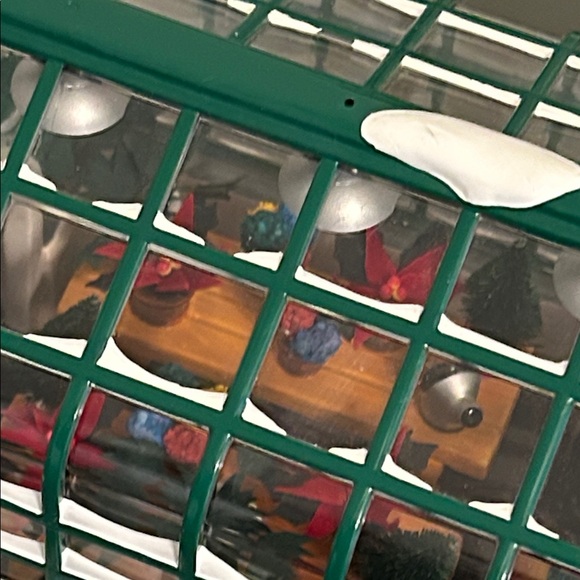 Snow Village Department 56 Secret Garden Florist & Greenhouse.  Set of 2 - Picture 12 of 15